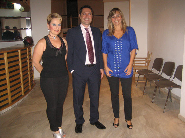 Ο κ Βούλγαρης με την κ Βάσω και την Αντιδήμαρχο κ Τσουκαλά